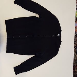 Light weight good shape sweater